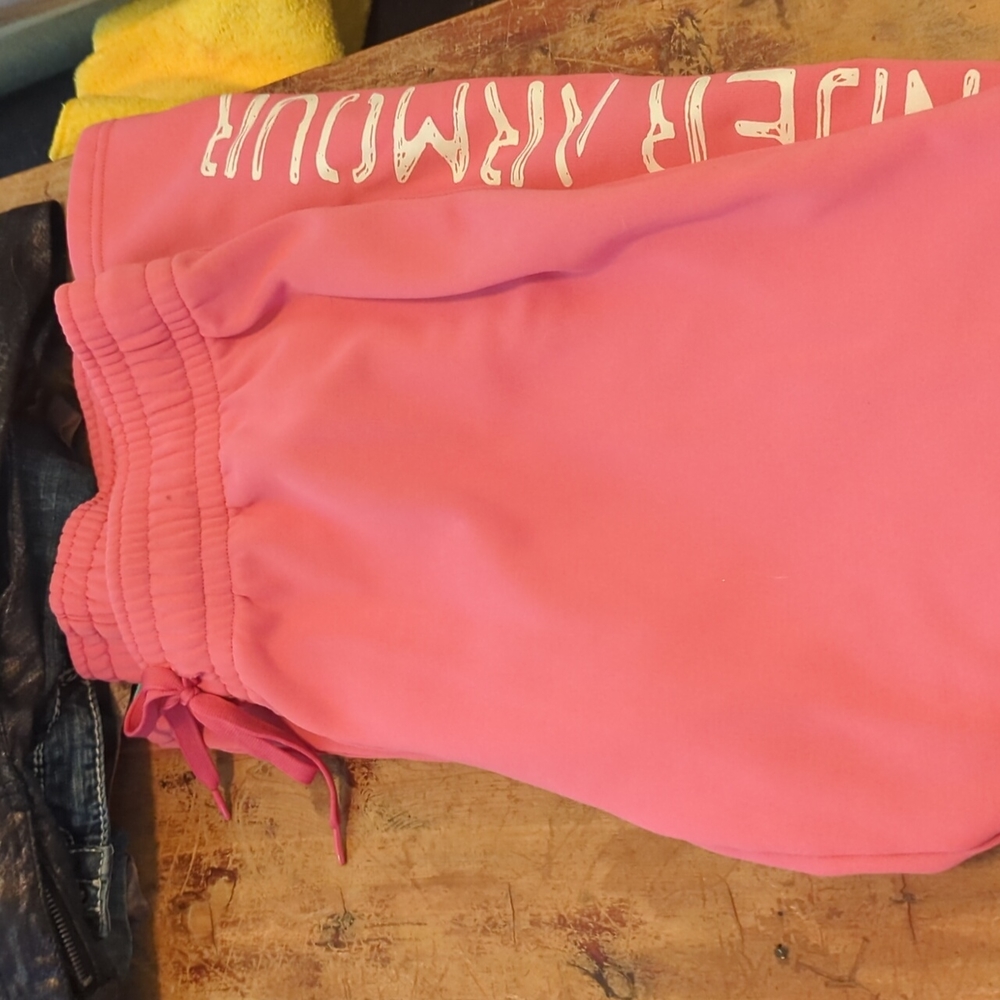 Under armour pink panks